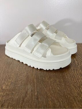 New Ugg Goldenglow Platform Slide Sandal Women’s Size 9 Jasmine (Cream)
